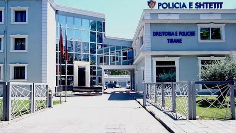 Sherr mes dy personave në Kombinat, njëri qëllon me armë