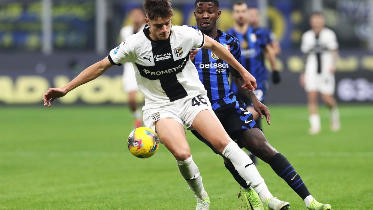 Shkëlqeu në Serie A, “Cannavaro i ri” refuzon gjigantët e Italisë për t’u bashkuar me Liverpool-in