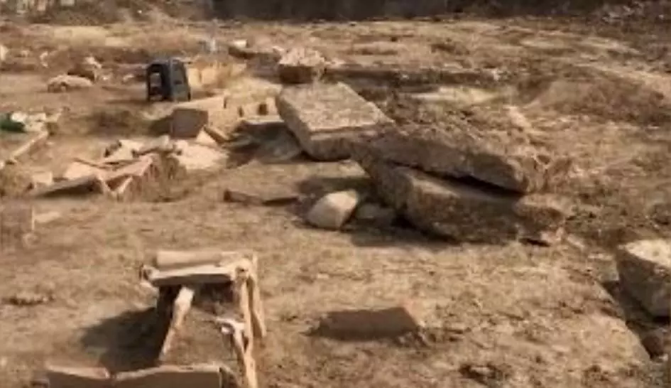 Shkupi i takon shqiptarëve / Brenda varrezave antike ku u gjet pllaka me mbishkrimin “dardanius”! (Video)