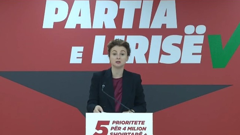 Shpërndarja e librave shkollorë, Xhixho: Propagandë e qeverisë