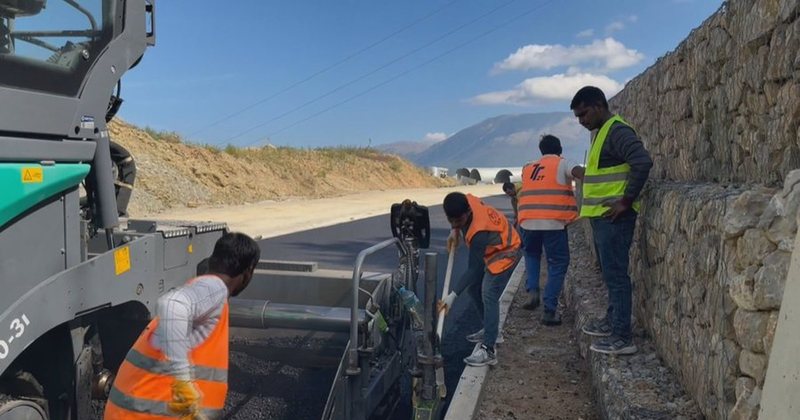 Shqiptarët ikin në emigracion, bizneset i zëvendësojnë me indianë në ndërtim dhe filipinas në shërbim