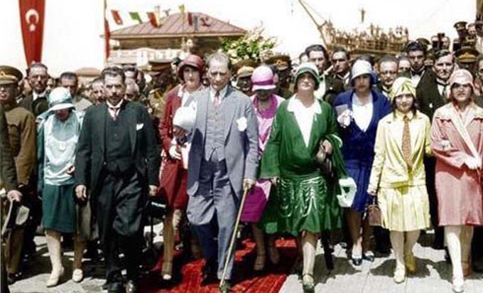 Si sot, në vitin 1923, 99 vjet më parë, u shpall Republika e Turqisë me presidentin e parë Mustafa Kemal Atatürk