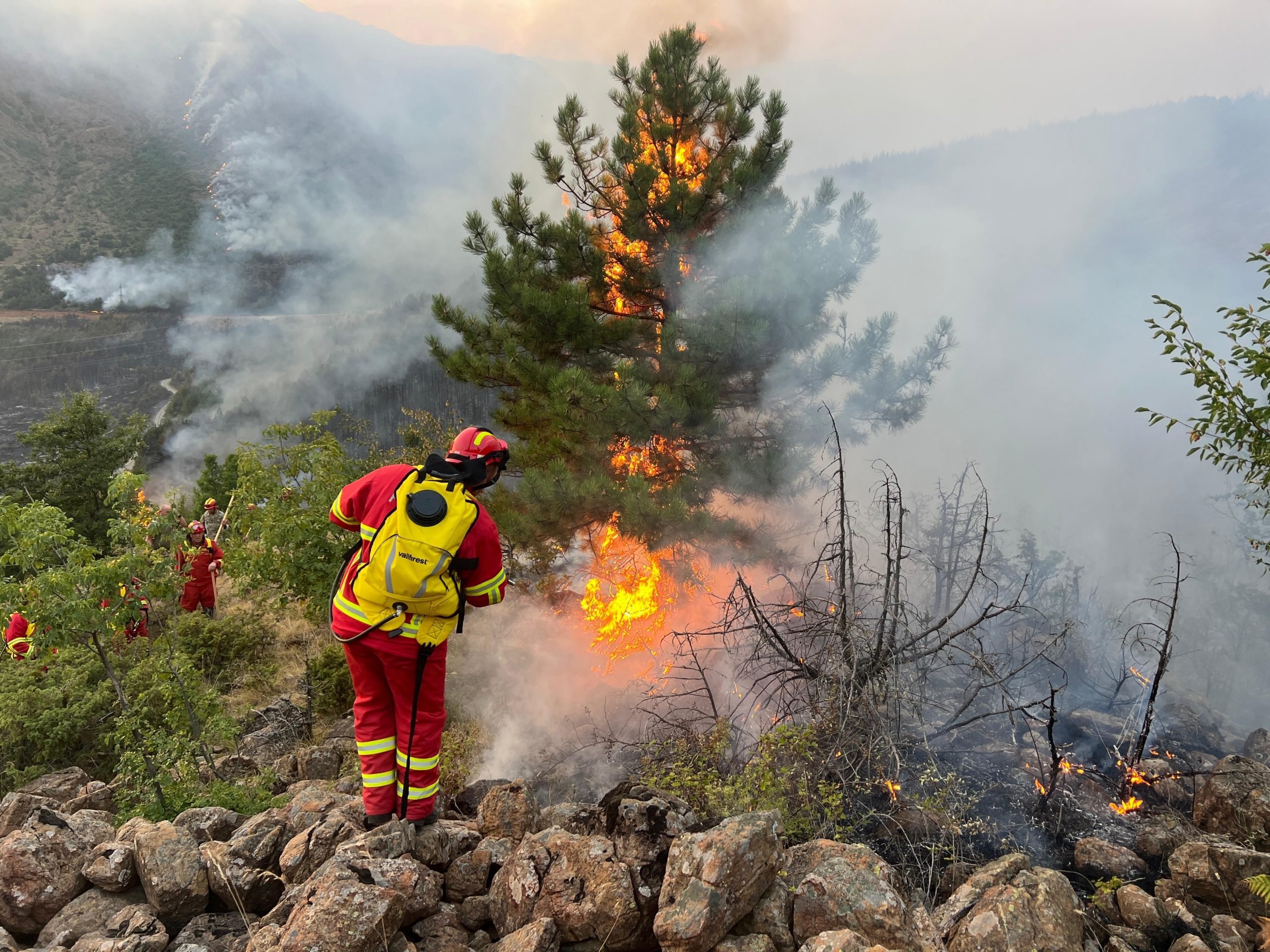 Situata me flakët në vend, Mbrojtja bën bilancin: 3 vatra zjarri mbeten aktive