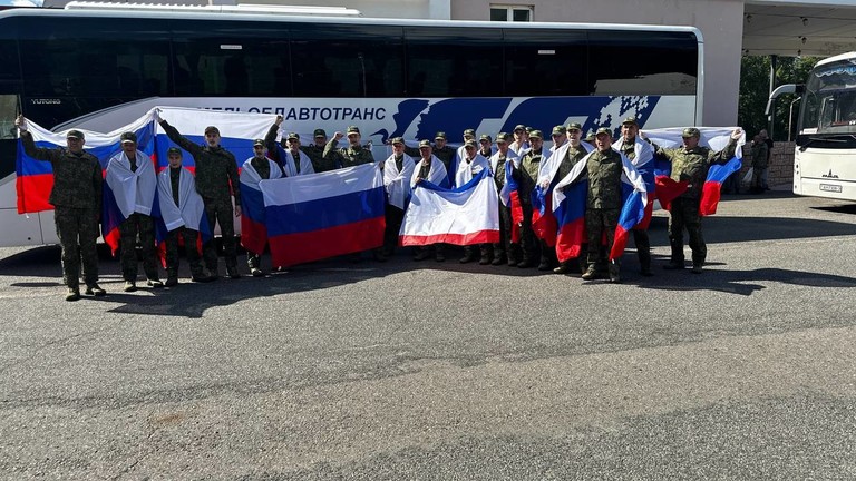 Sot samiti Trump-Putin, Kievi dhe Moska shkëmbejnë dhjetëra të burgosur lufte