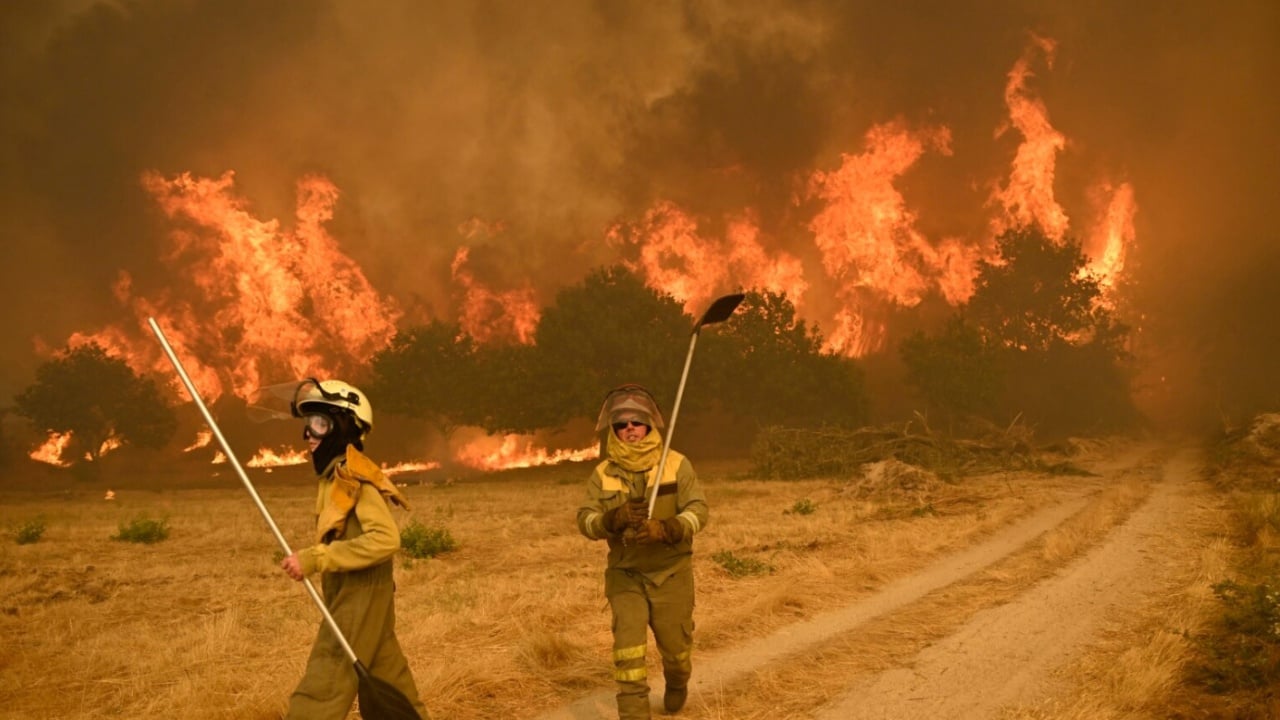 Spanja në luftë me flakët/ Mbyllen rrugët dhe hekurudhat në Galicia, evakuohen banorët, 7 të vdekur