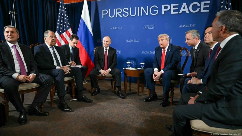 “Surpriza” nga konferenca Trump-Putin dhe çfarë ndodhi me ultimatumet e presidentit amerikan?