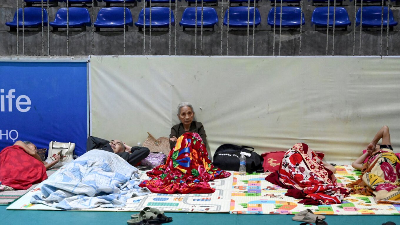 Tajfuni Katziki kërcënon Vietnamin, mbi 325,000 banorë evakuohen nga shtëpitë e tyre