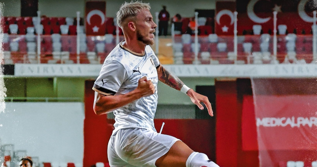 Taulant Seferi tund përsëri rrjetën në Turqi, i jep mesazh Silvinjos me golat e shënuar