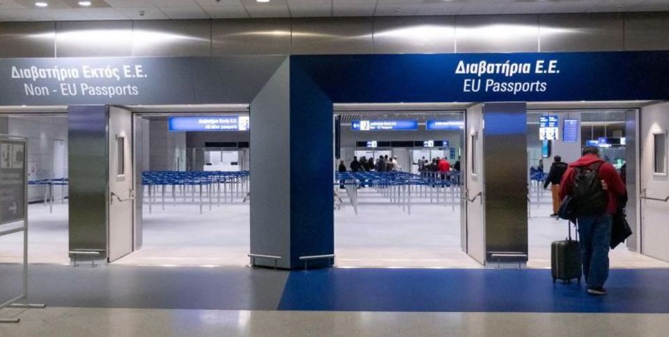 Të dhënat biometrike do të zëvendësojnë vulat e pasaportave në kufirin e BE-së, ja si do të funksionojë sistemi EES