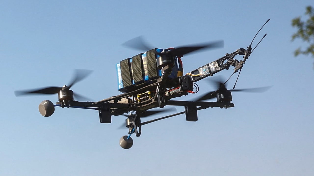 Teknologjia përballë kërcënimeve ruse, shteti europian u mëson fëmijëve të ndërtojnë dronë për mbrojtjen e vendit