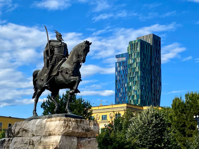 “The National”, 48 orë në Tiranë: Gjashtë atraksione kryesore për vizitorët