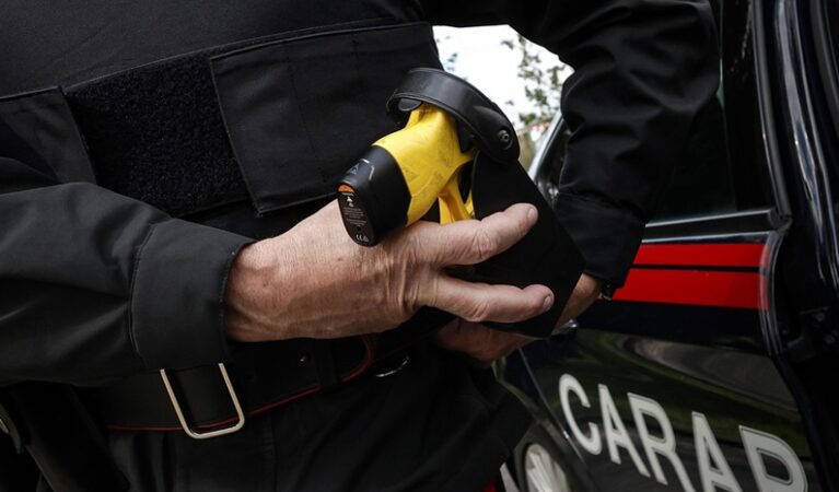 Tragjike/ Shqiptari humbi jetën nga katër goditje të pistoletave elektroshok nga karabinierët, ja për çfarë dyshohet