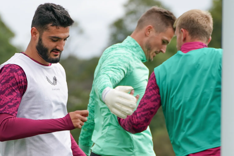 Trajneri i Burnley kursen Armando Brojën kundër Lacios, debutimi i shqiptarit shtyhet për Totenhemin