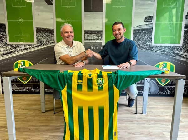 Trajneri shqiptar merr skuadër në Holandë