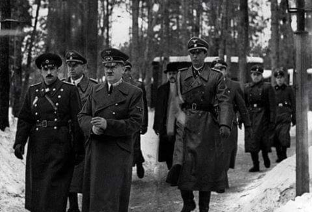 Tre dokumenta sekretë nga arkivat ushtarake amerikane: Pse Hitleri ishte kundër pushtimit italian të Shqipërisë￼