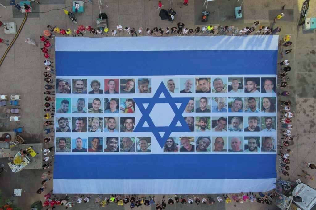 Trump deklaron se më pak se 20 pengje mund të jenë ende gjallë, Forumi i Familjeve në Izrael reagon ashpër