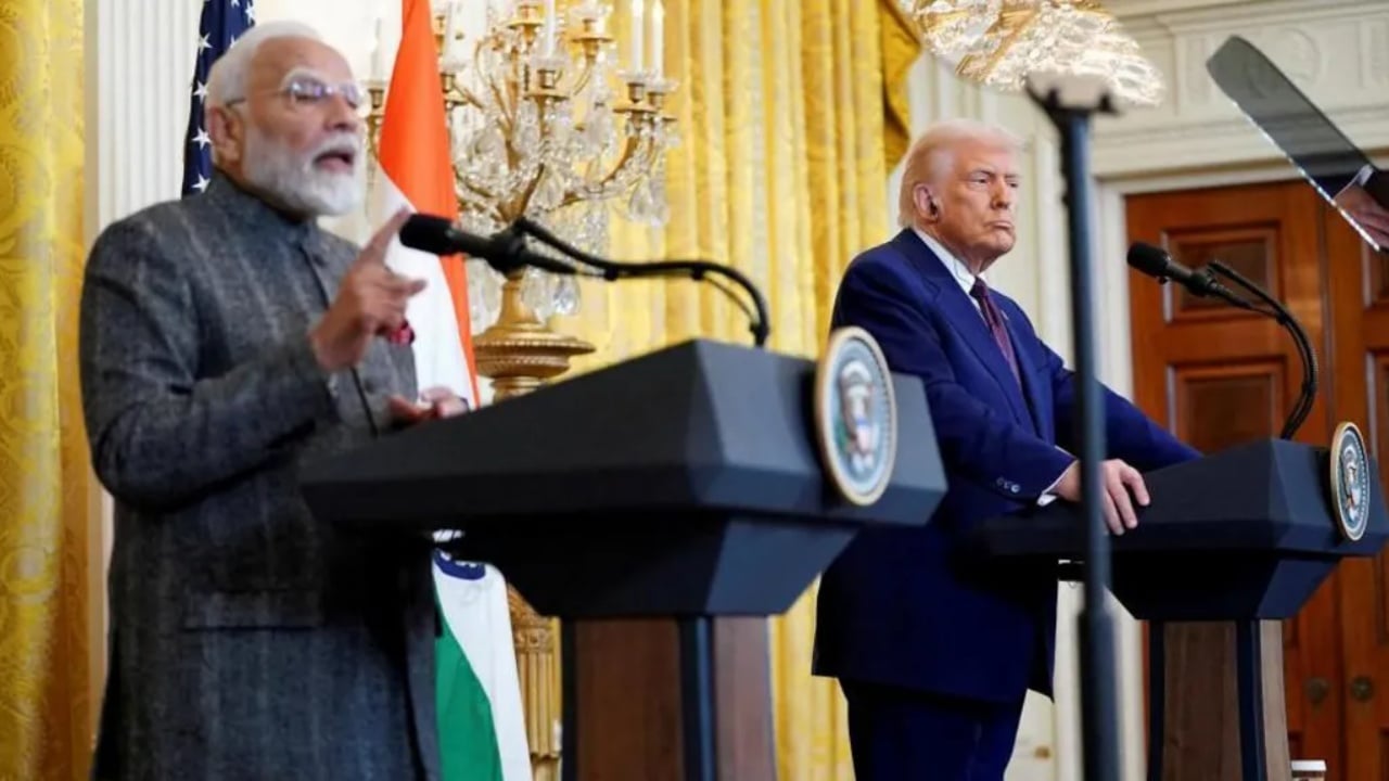 Trump i kërcënoi me tarifa nëse vijojnë të blejnë naftën ruse, reagon India: E pajustifikuar