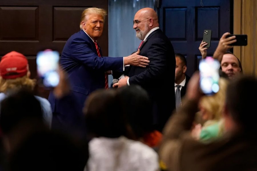 Trump nderon Chris LaCivita me dekoratën e lartë ushtarake