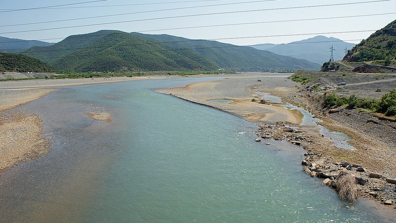 U fut në lumin Mat për të hedhur rrjetat, peshkatari nuk del dot më! Nisin kërkimet