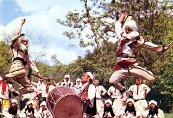 Vallet ilire dhe ndërlidhja me vallet tradicionale shqiptare