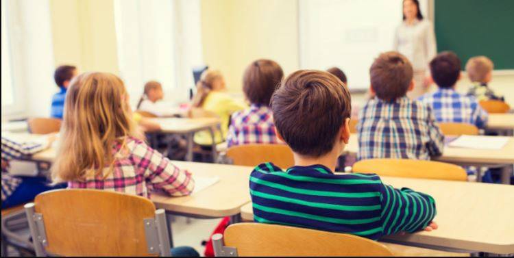 Viti i ri shkollor 2025-2026, nis më 8 shtator dhe mbyllet më 12 qershor. Kur do zhvillohen provimet e maturës dhe klasave të 9-ta
