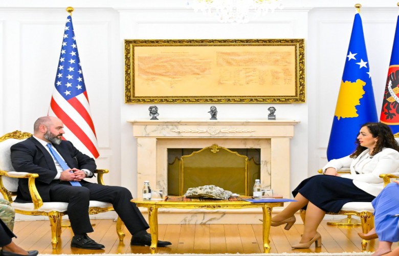 Vjosa Osmani pret David A. Baker: SHBA, partner jetik për anëtarësimin në NATO