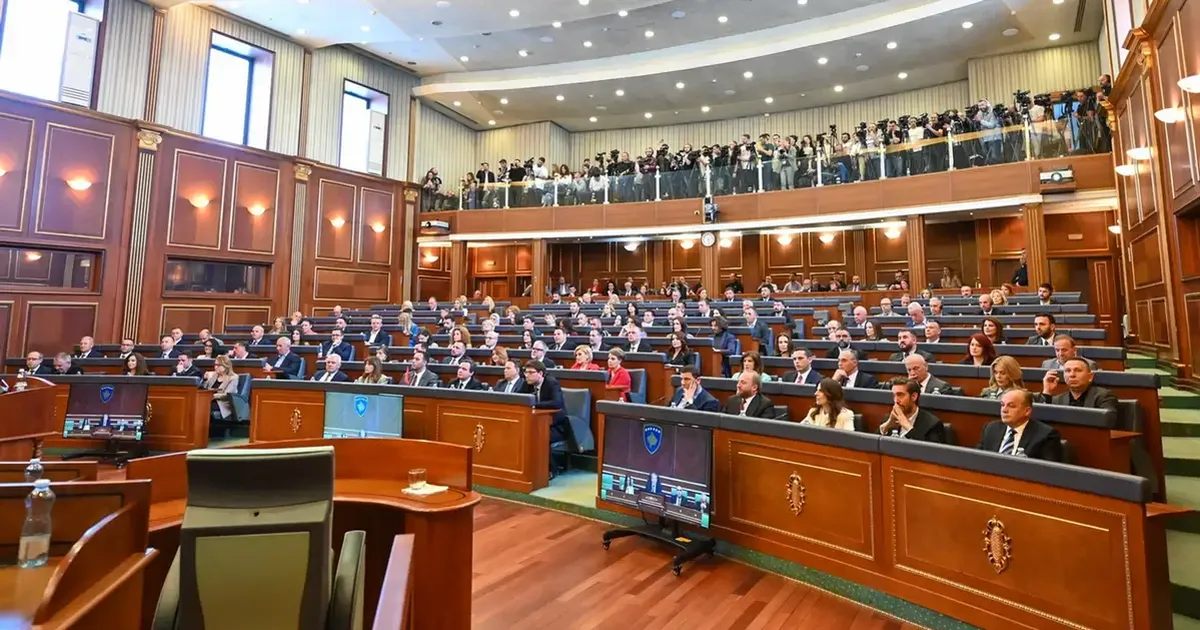 Zgjedhja e nënkryetarit serb/ A do të arrijnë deputetët ta konstituojnë Kuvendin?