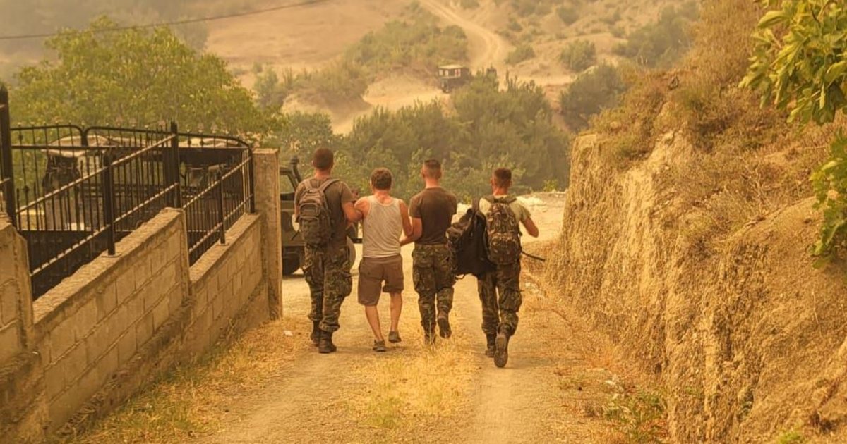 Zjarr edhe në Tiranë, Ministria evakuuon fshatrat Spanesh dhe Kazie