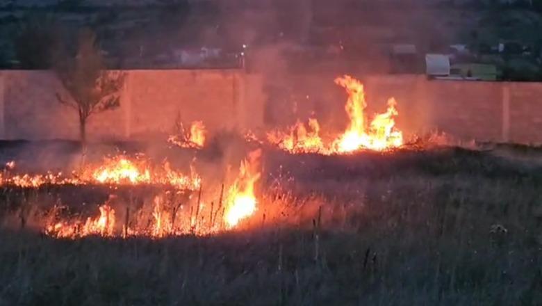Zjarr në fshatin Kodër Lumë, ndërhyrja e banorëve dhe zjarrfikësve shmang rrezikun për banesat