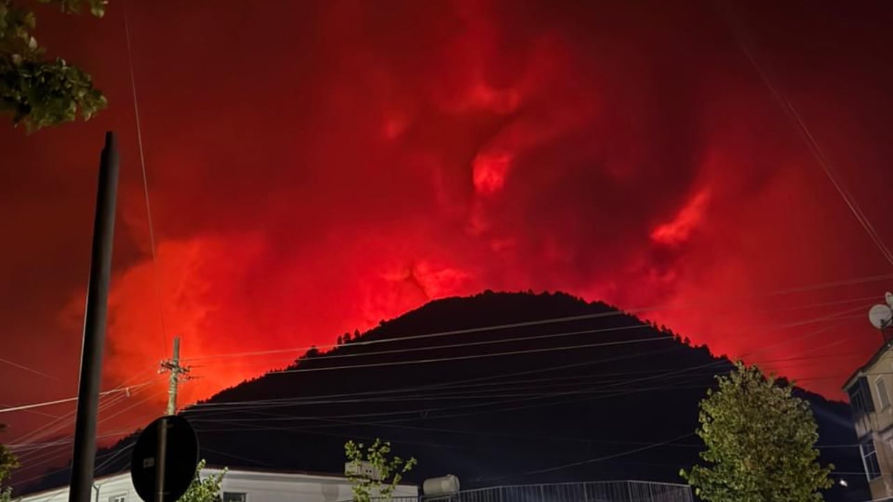 Zjarret në Delvinë, të sëmurët evakuohen nga spitali. Largohen nga zona edhe gratë, fëmijët dhe të moshuarit!