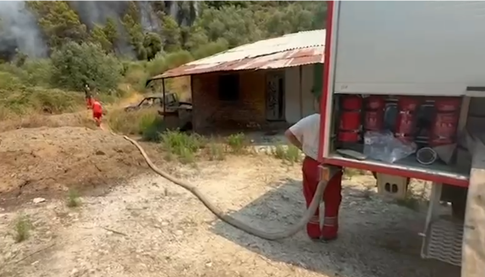 Zjarret në Finiq nën kontroll, vijon puna për shuarjen e vatrave të mbetura