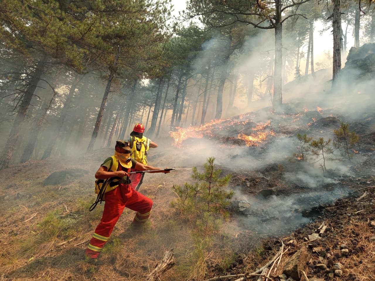 Zjarret në vend, 4 vatra ende aktive