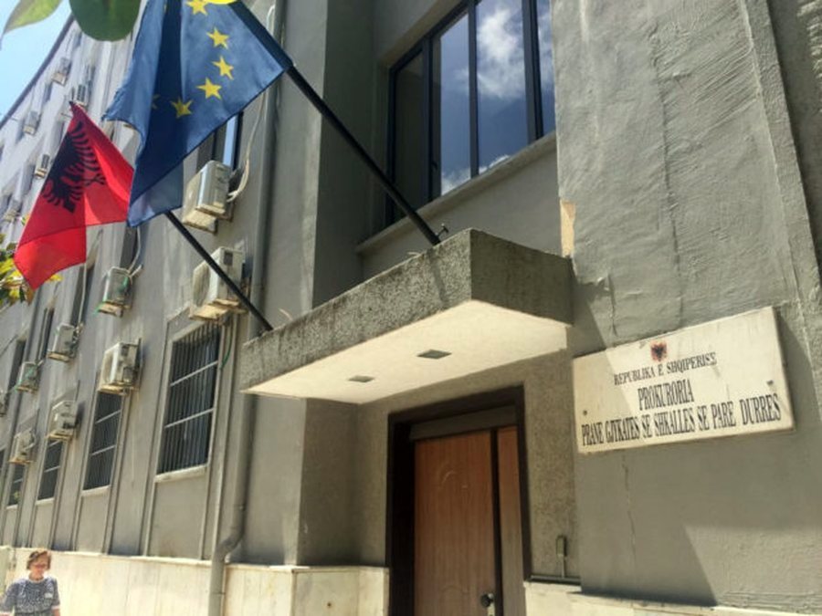 33 apartamente, 15 makina dhe dyqane; Prokuroria i sekuestron pasuritë “bosit” të drogës në Durrës