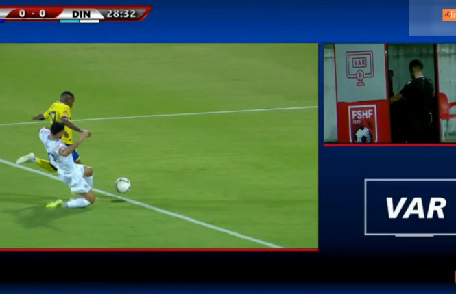 45-minutat e para: Mungon goli në “Elbasan Arena”, Naser Aliji del me të kuq. Në “Niko Dovana” vendos një autogol