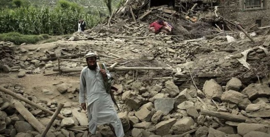 900 të vdekur dhe 3 000 të plagosur pas tërmetit shkatërrues