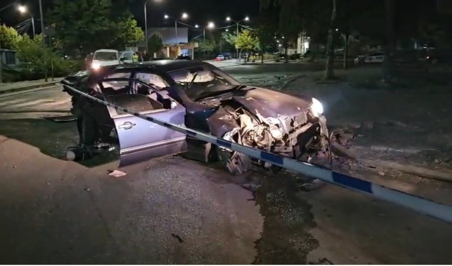 Aksident i rëndë në Kukës, plagosen dy të rinj, njëri në gjendje kritike për jetën