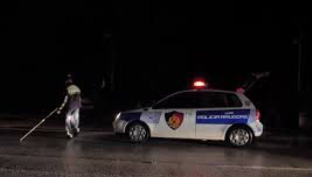 Aksident në Pogradec, makina përplaset me pemën