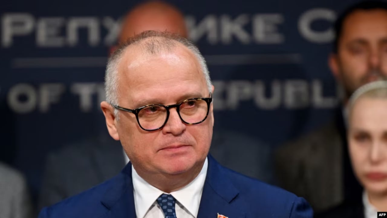 Aktakuzë ndaj 13 personave pas shembjes së çatisë së Stacionit Hekurudhor, mes tyre ish-ministri Goran Vesiç