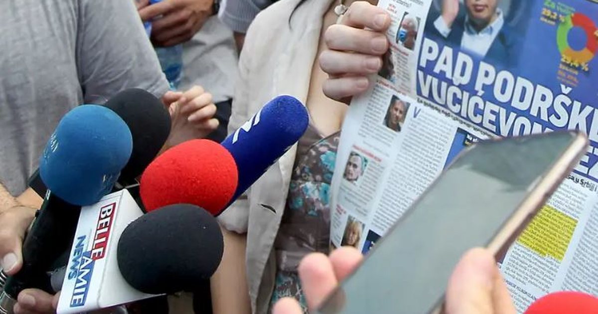 Analiza e DW: Gazetarët në Serbi nën presionin e regjimit të Vuçiçit