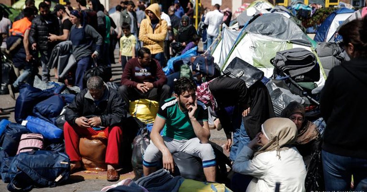 Anglia pezullon bashkimet familjare! Emigrantët përballen me masa të reja, ndryshojnë rregullat për azilkërkuesit