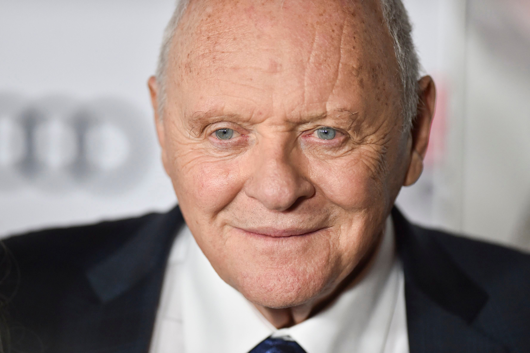 Anthony Hopkins: Ajo çfarë njerëzit thonë apo mendojnë për mua, nuk është puna ime