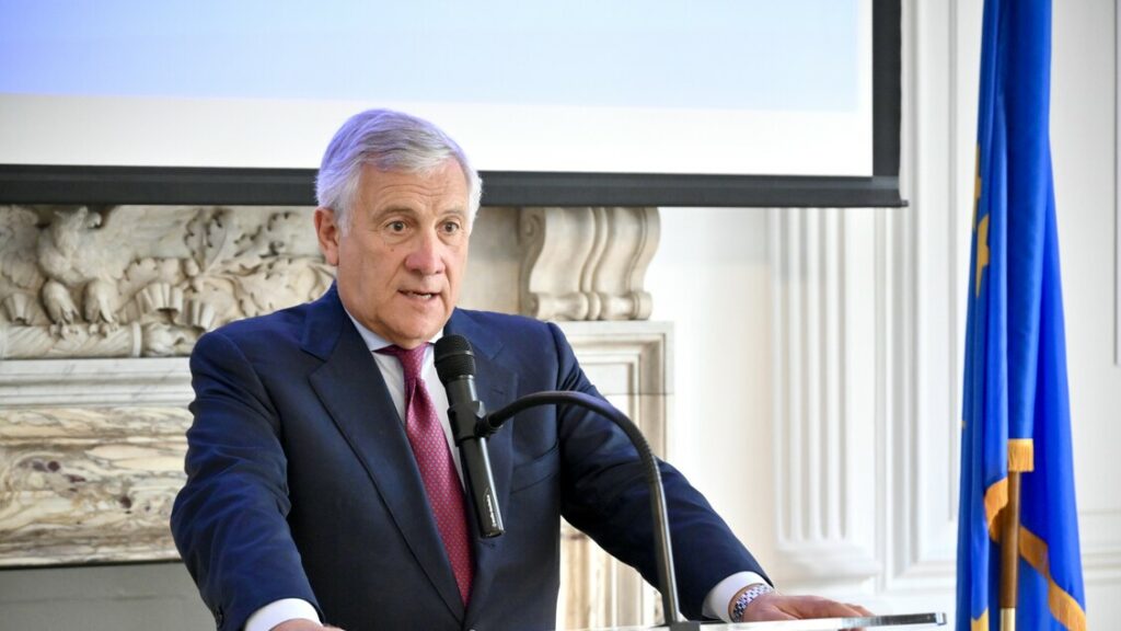 Antonio Tajani: Nuk ka ndalim nga BE-ja, por Italia nuk blen më gaz rus