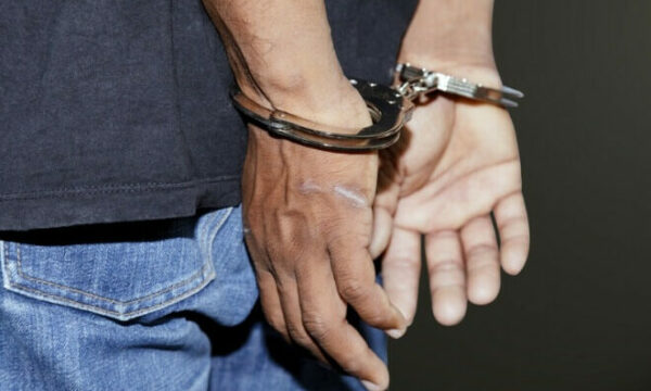 Arrestohet i riu që theu ‘arrestin shtëpiak’/ Postoi në rrjete sociale, video ku shfaqeshin keqtrajtime të kafshëve