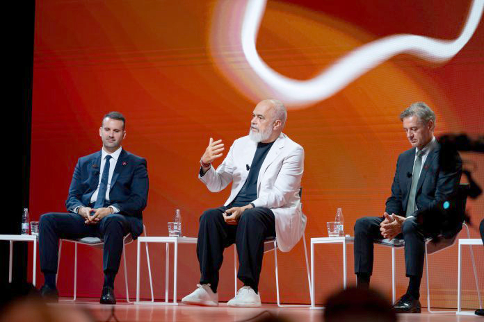 As në 2030 në BE, Edi Rama pranon dështimin, asnjë datë për çeljen e grupkapitujve 4 dhe 5, korrupsioni nxin…