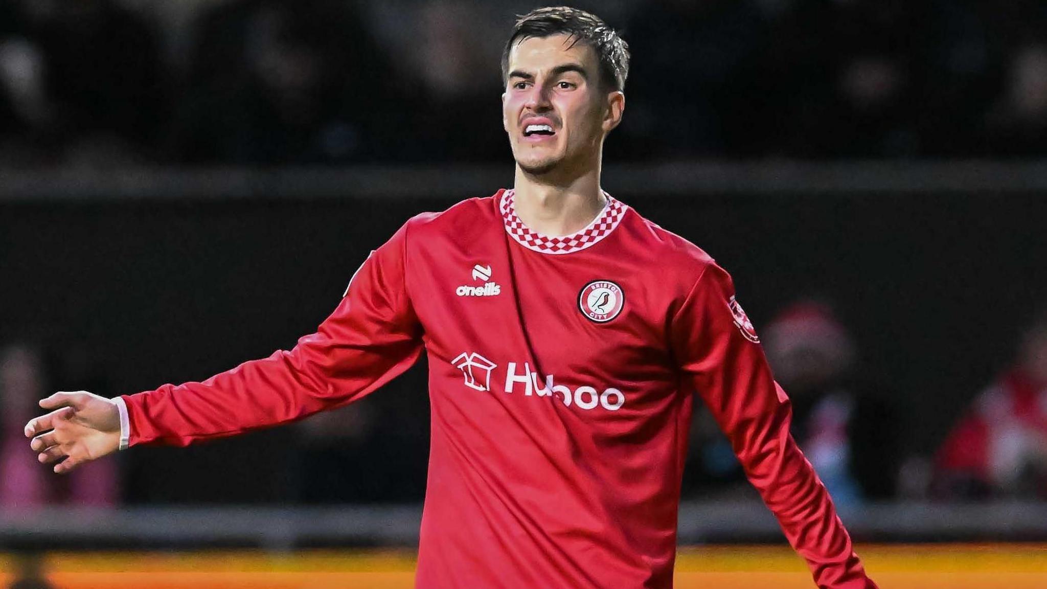 Asist dhe gol, sulmuesi i harruar nga Sylvinho shkëlqen në Angli (Video)