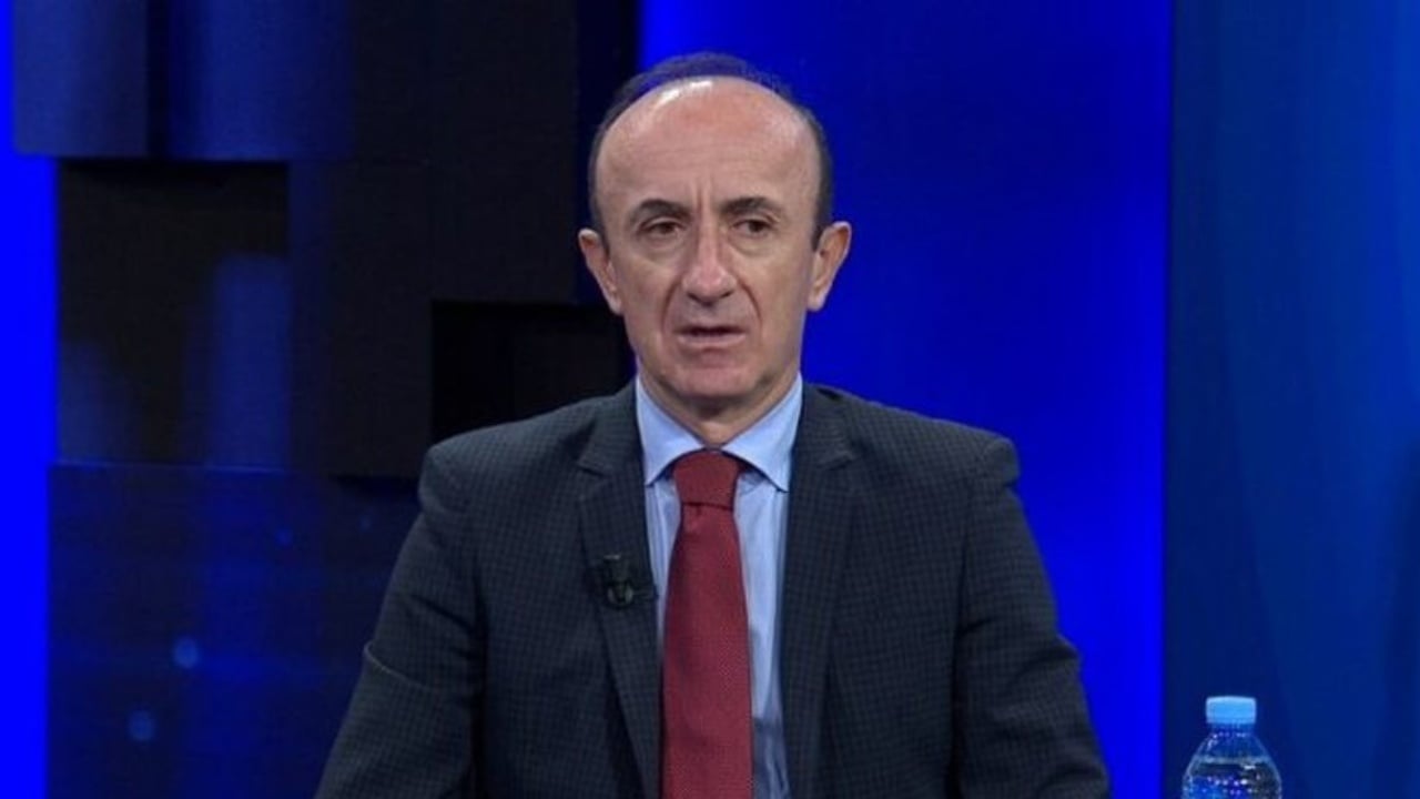 “Autogolat e një opozite të ndryshkur”, Dash Sula ‘sulmon’ PD: Berisha kërkon rrëmujë që të mos i kujtojnë “Nenin Basha”