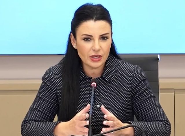 “Balluku do arratiset si Ahmetaj”, gazetari bën deklaratën e fortë: Belinda e ka të shkruar fatin, shumë shpejt do…