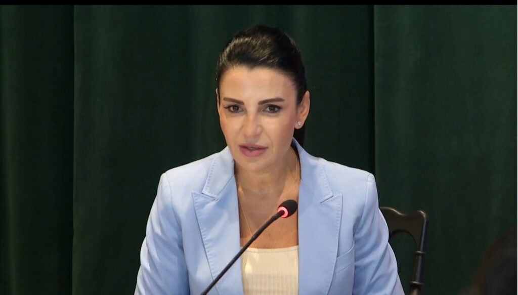 Balluku nxjerr shifrat: Sot kemi 56 zona urbane dhe 98 zona rurale që furnizohen 24 orë rresht me ujë të pijshëm