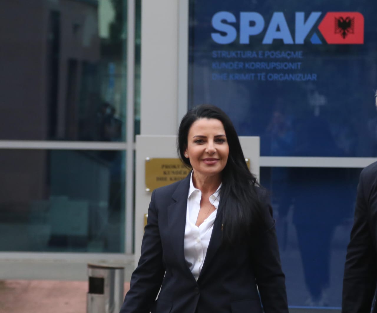 Bardhi publikon shkresën e SPAK: Afera e Belinda Ballukut zyrtarisht nën hetim nga SPAK