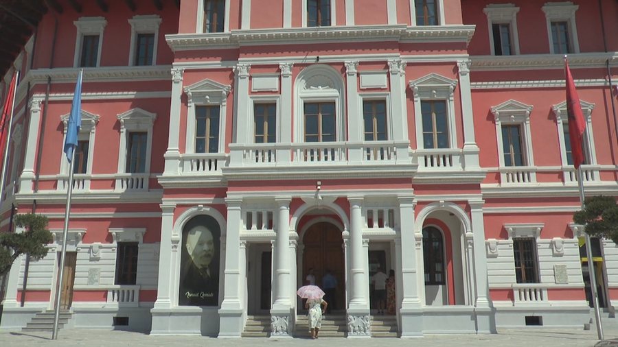 Bashkia Vlorë zgjedh sot kryetarin e përkohshëm, 3 emra në garë, ja kush ka avantazh